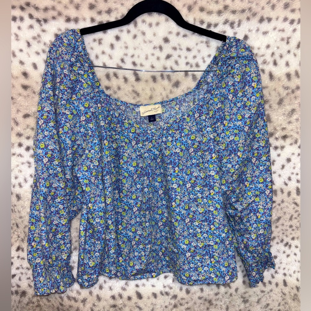 WOMENS UNIVERSAL THREAD FLORAL TOP